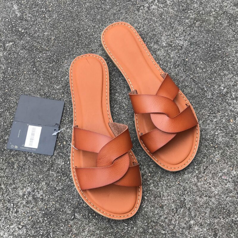 New Slides Women Summer Slippers Outdoor Summer Beach Shoes Fashion Brand Slip-on Woman Slippers Female Leather Sandals